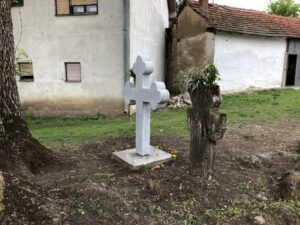Заветни крст, село Плужина, фотографија је ауторско дело портала ,,Сврљижанин''